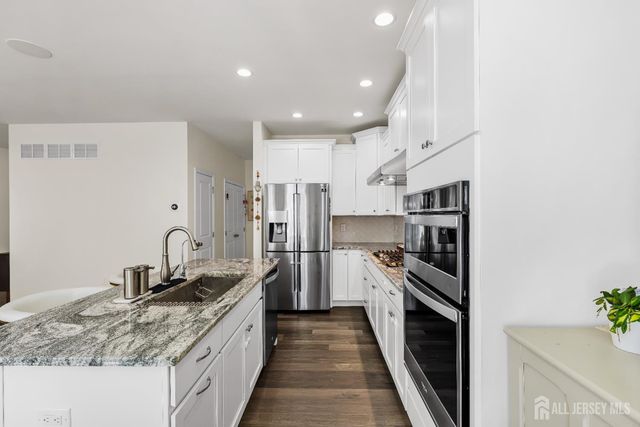 23 Clover Lane, Monroe, NJ 08831