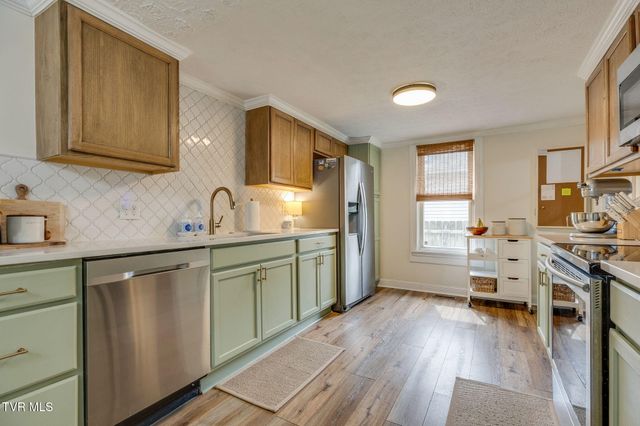 809 North Boone Street, Johnson City, TN 37604