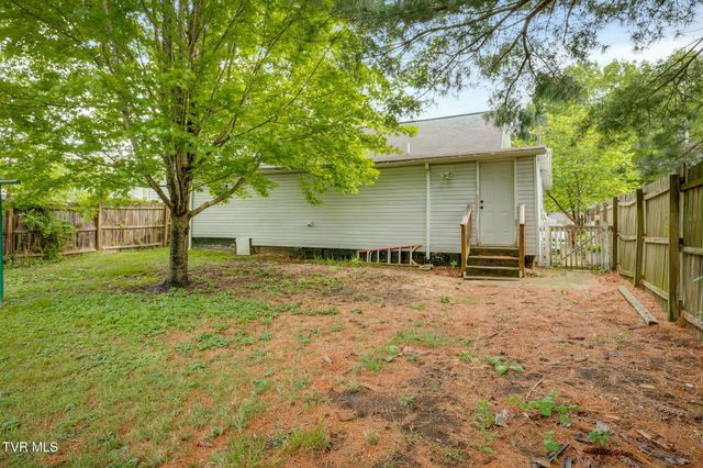 809 North Boone Street, Johnson City, TN 37604