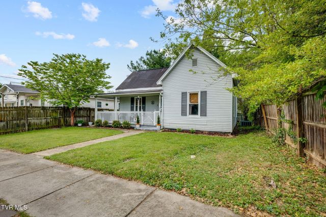 809 North Boone Street, Johnson City, TN 37604