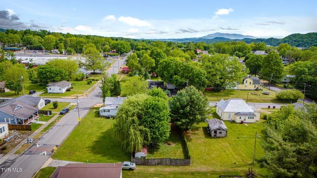 809 North Boone Street, Johnson City, TN 37604