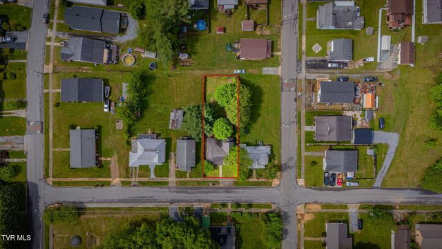 809 North Boone Street, Johnson City, TN 37604