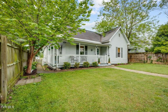 809 North Boone Street, Johnson City, TN 37604