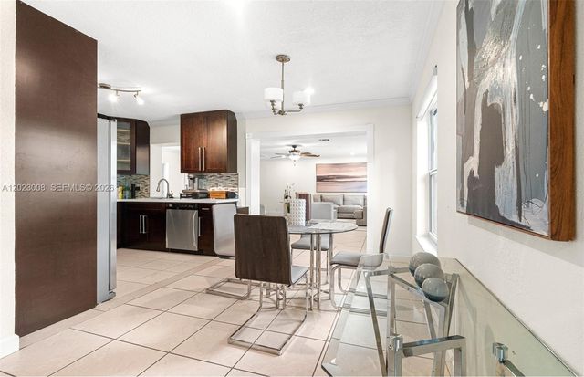 4270 NW 20th Ave, Oakland Park, FL 33309