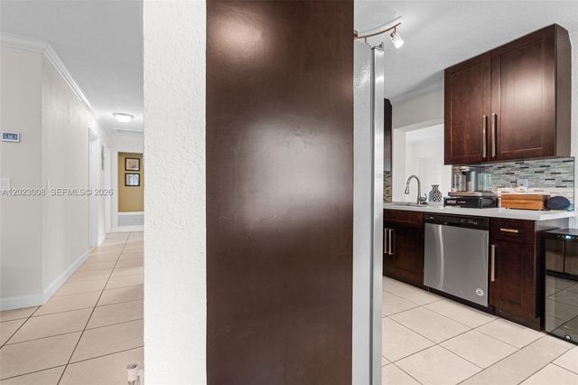4270 NW 20th Ave, Oakland Park, FL 33309