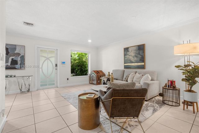 4270 NW 20th Ave, Oakland Park, FL 33309