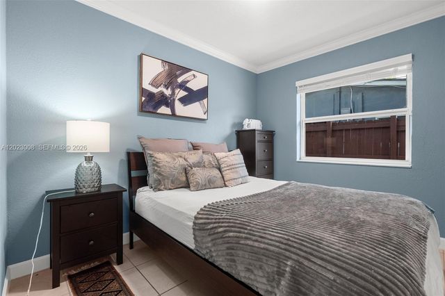 4270 NW 20th Ave, Oakland Park, FL 33309