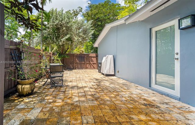 4270 NW 20th Ave, Oakland Park, FL 33309