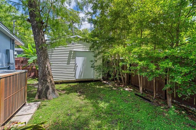 4270 NW 20th Ave, Oakland Park, FL 33309