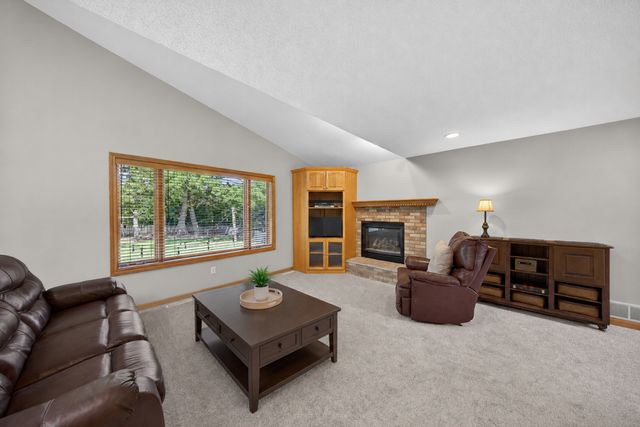 1011 Golfers Ct SE, Rochester, MN 55904
