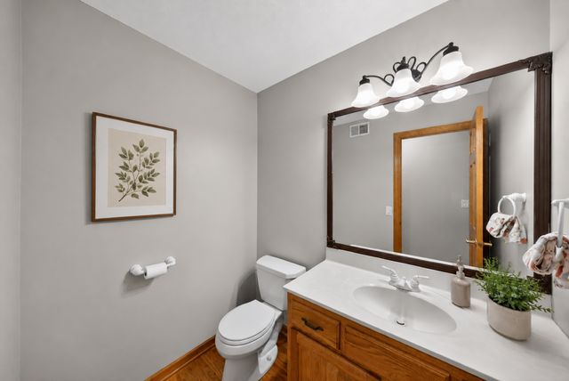 1011 Golfers Ct SE, Rochester, MN 55904