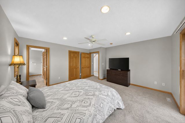 1011 Golfers Ct SE, Rochester, MN 55904