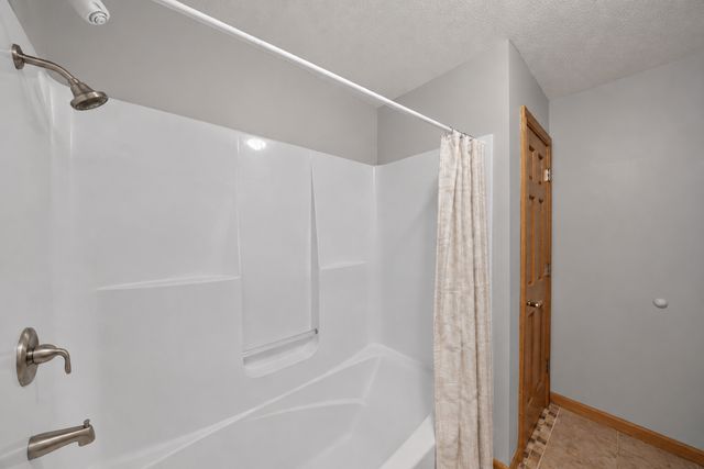 1011 Golfers Ct SE, Rochester, MN 55904