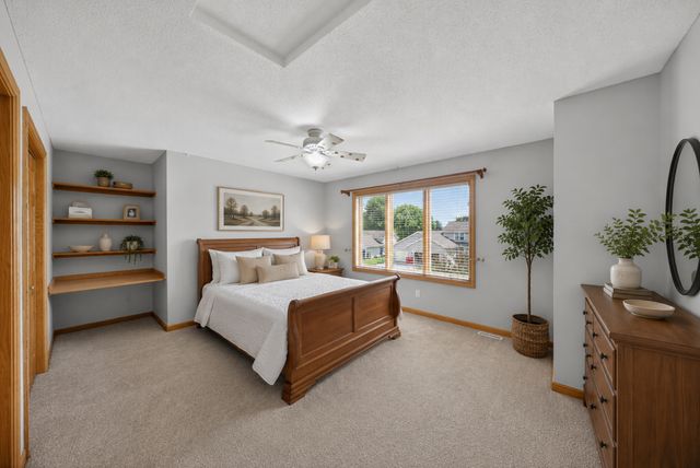 1011 Golfers Ct SE, Rochester, MN 55904