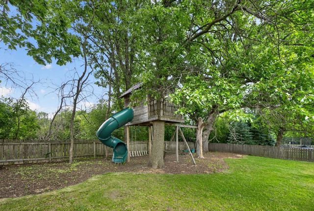 1011 Golfers Ct SE, Rochester, MN 55904