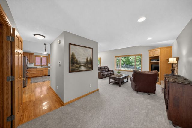 1011 Golfers Ct SE, Rochester, MN 55904