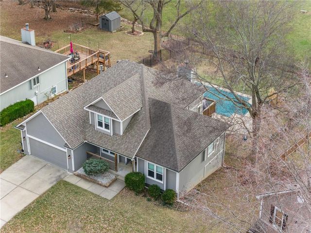 1317 NE Quail Walk Drive, Blue Springs, MO 64014