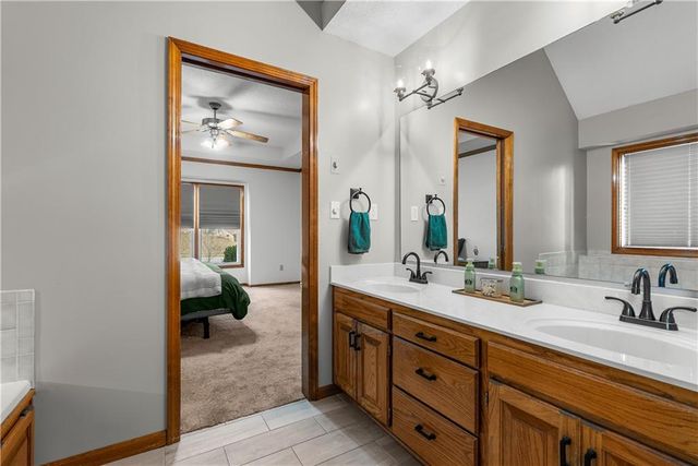 1317 NE Quail Walk Drive, Blue Springs, MO 64014