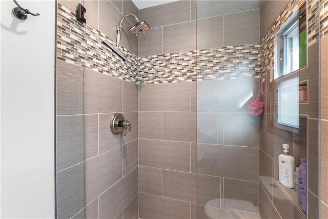 1317 NE Quail Walk Drive, Blue Springs, MO 64014