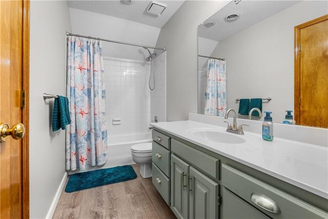 1317 NE Quail Walk Drive, Blue Springs, MO 64014