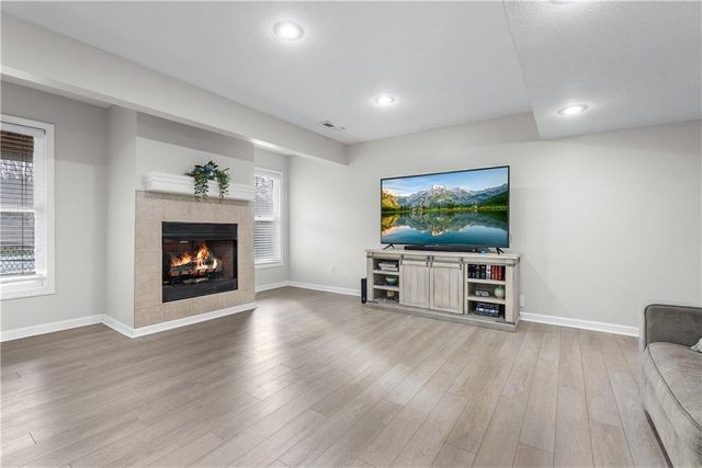 1317 NE Quail Walk Drive, Blue Springs, MO 64014