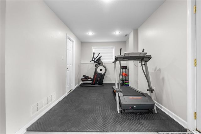 1317 NE Quail Walk Drive, Blue Springs, MO 64014