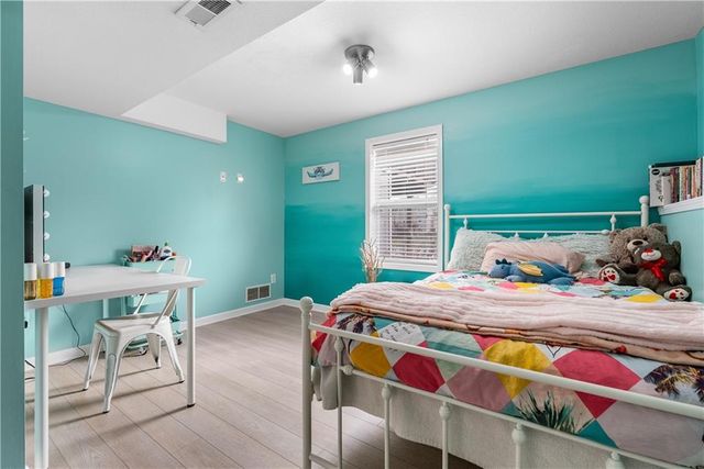 1317 NE Quail Walk Drive, Blue Springs, MO 64014