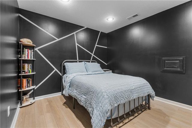 1317 NE Quail Walk Drive, Blue Springs, MO 64014