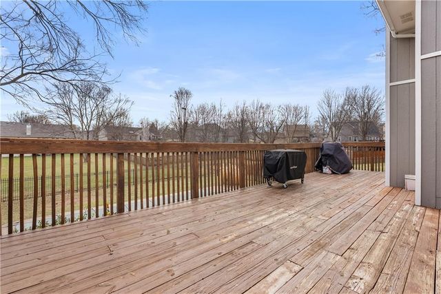 1317 NE Quail Walk Drive, Blue Springs, MO 64014