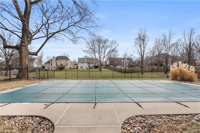 1317 NE Quail Walk Drive, Blue Springs, MO 64014