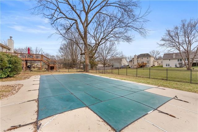 1317 NE Quail Walk Drive, Blue Springs, MO 64014