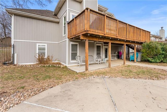 1317 NE Quail Walk Drive, Blue Springs, MO 64014