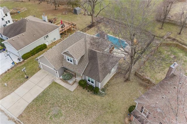 1317 NE Quail Walk Drive, Blue Springs, MO 64014