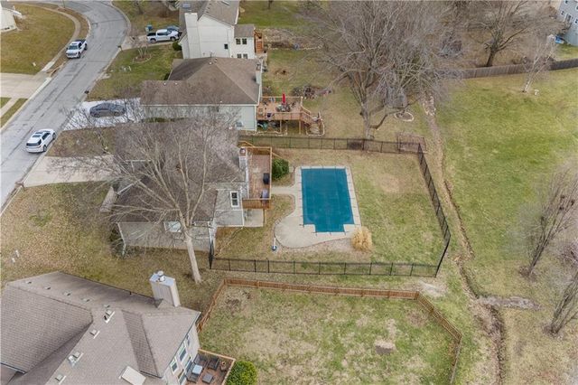 1317 NE Quail Walk Drive, Blue Springs, MO 64014