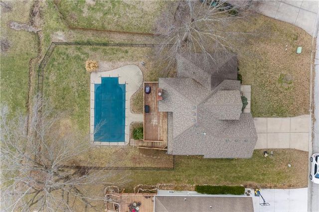 1317 NE Quail Walk Drive, Blue Springs, MO 64014