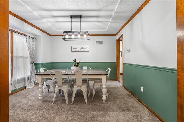 1317 NE Quail Walk Drive, Blue Springs, MO 64014