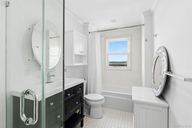 21 E Shore Drive, Southampton, NY 11968