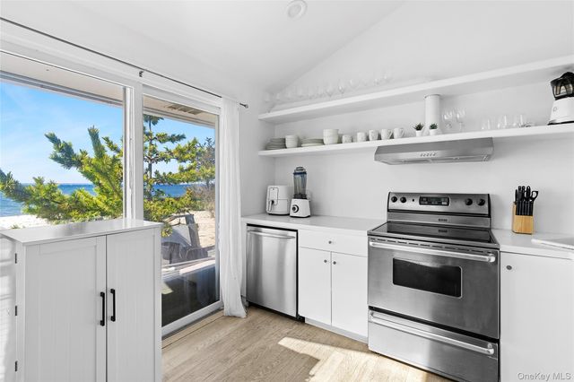 21 E Shore Drive, Southampton, NY 11968