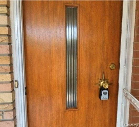 21240 Evergreen Street, St. Clair Shores, MI 48082