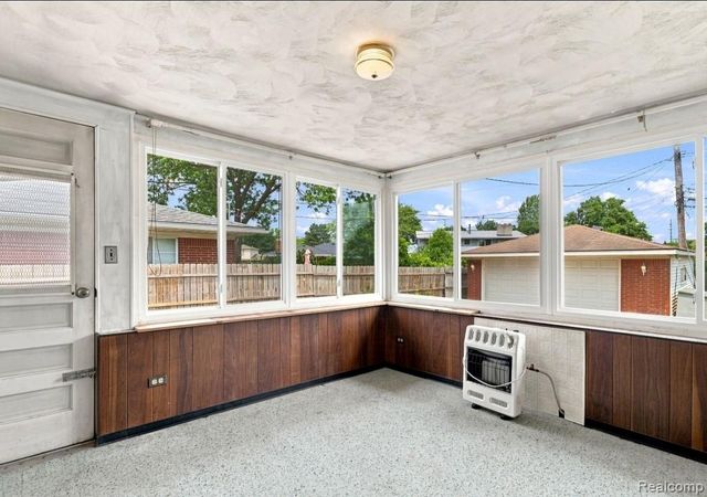 21240 Evergreen Street, St. Clair Shores, MI 48082
