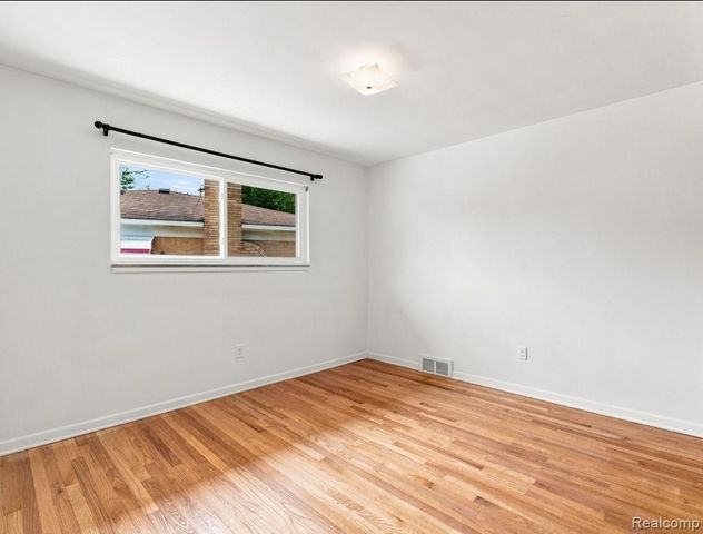 21240 Evergreen Street, St. Clair Shores, MI 48082