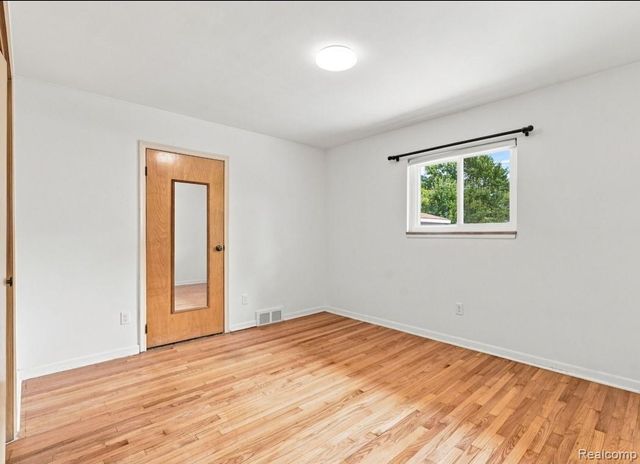 21240 Evergreen Street, St. Clair Shores, MI 48082