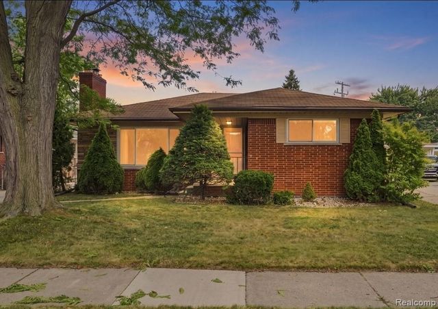 21240 Evergreen Street, St. Clair Shores, MI 48082