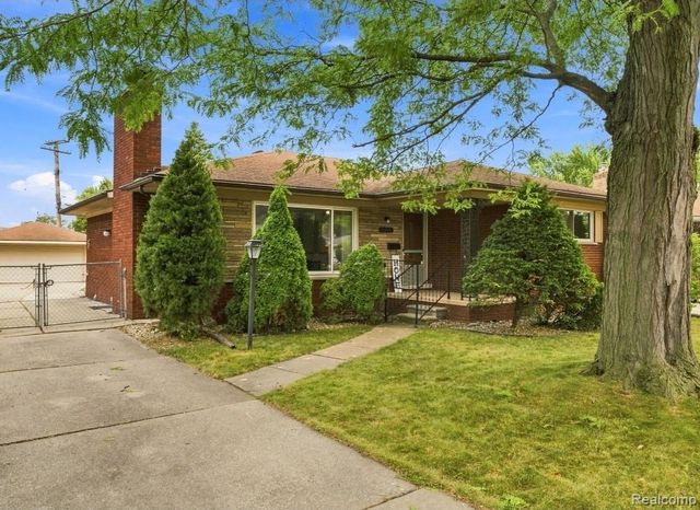 21240 Evergreen Street, St. Clair Shores, MI 48082