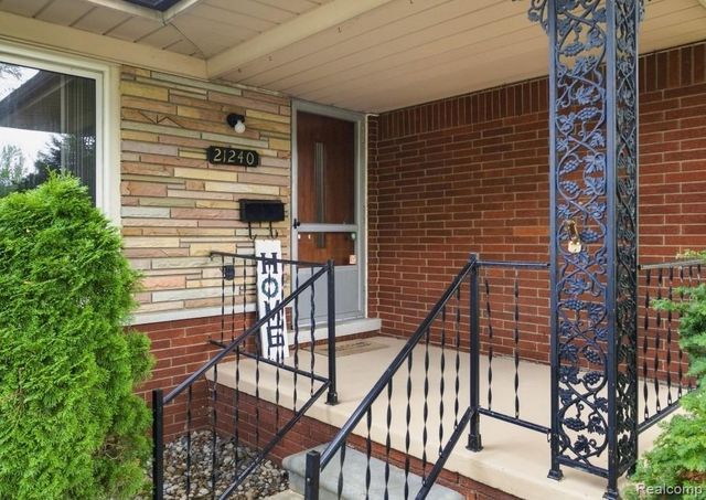 21240 Evergreen Street, St. Clair Shores, MI 48082