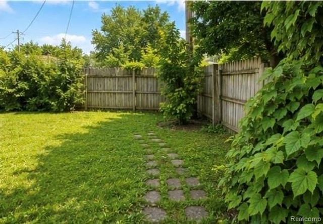 21240 Evergreen Street, St. Clair Shores, MI 48082