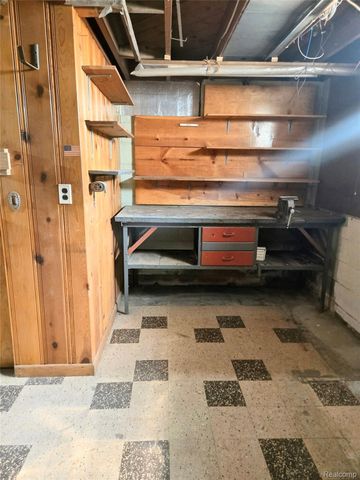 21240 Evergreen Street, St. Clair Shores, MI 48082