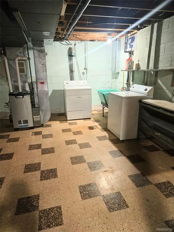 21240 Evergreen Street, St. Clair Shores, MI 48082