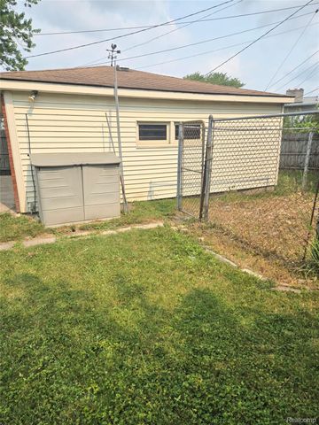 21240 Evergreen Street, St. Clair Shores, MI 48082