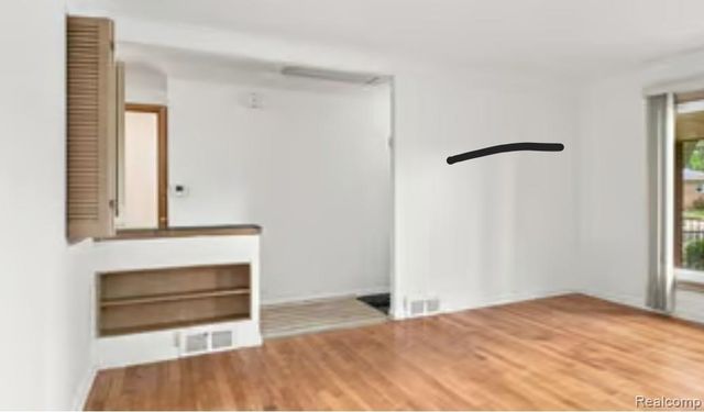 21240 Evergreen Street, St. Clair Shores, MI 48082